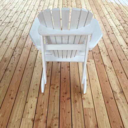 Der Adirondack Bear Chair aus Pinie (BC201C), gestrichen, Rückseite