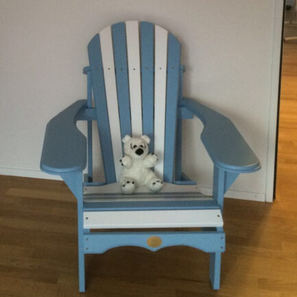 Der Original Adirondack Bear Chair aus Pinienholz blau-weiss gestrichen (BC201P)